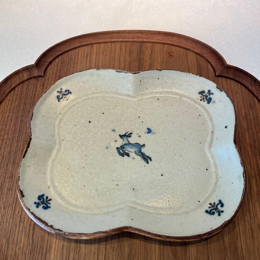 レア！中西申幸さん「鳥遊戯画」シリーズの四つ葉絵皿（大）鹿と教会