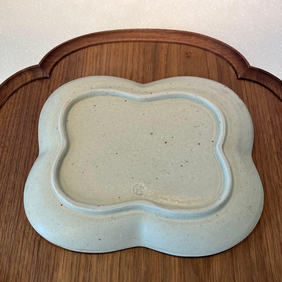 レア！中西申幸さん「鳥遊戯画」シリーズの四つ葉絵皿（大）鹿と教会