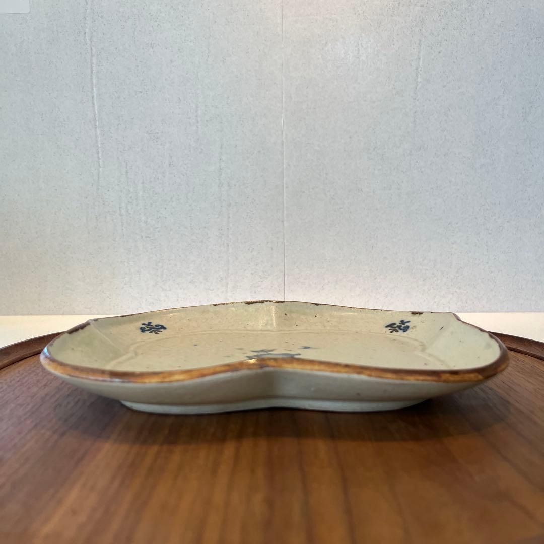 レア！中西申幸さん「鳥遊戯画」シリーズの四つ葉絵皿（大）鹿と教会