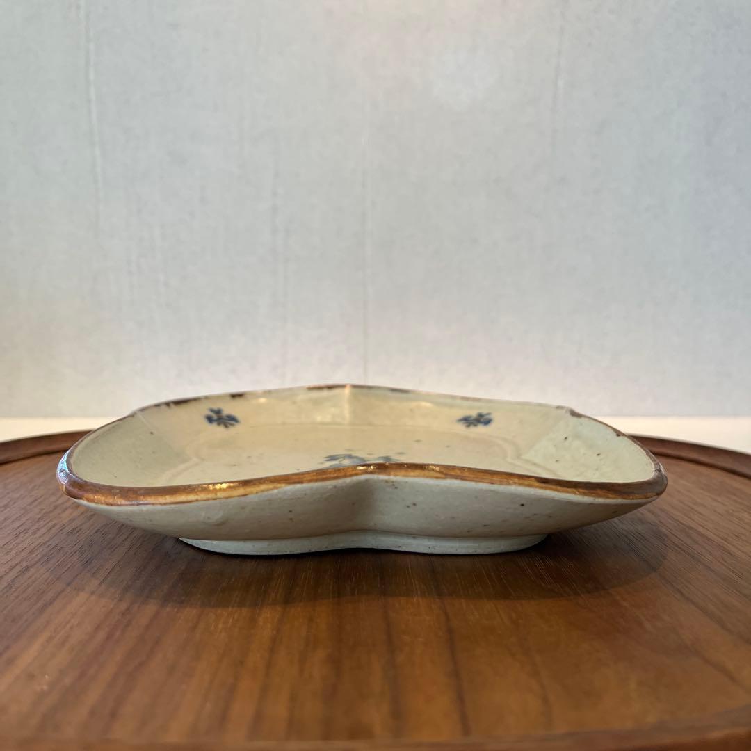 レア！中西申幸さん「鳥遊戯画」シリーズの四つ葉絵皿（大）鹿と教会