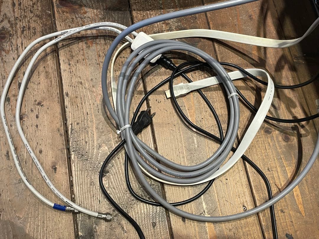 東芝　TOSHIBA ブルーレイディスクレコーダー　通電確認済　リモコン付