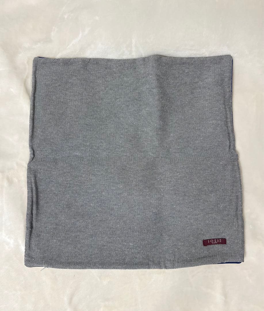 【新品】イヴドローム　IOSIS クッションカバー　犬　刺繍