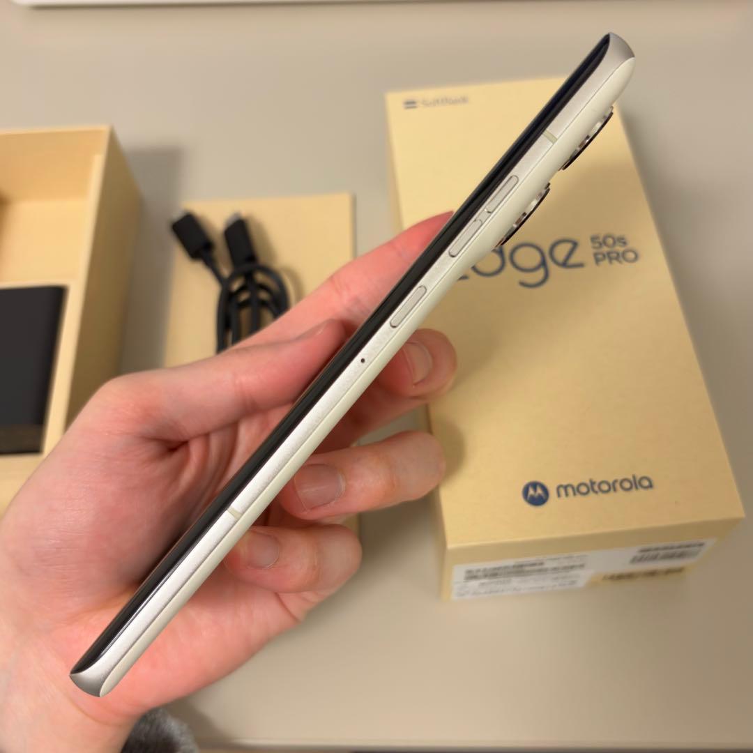 motorola edge 50s Pro 本体