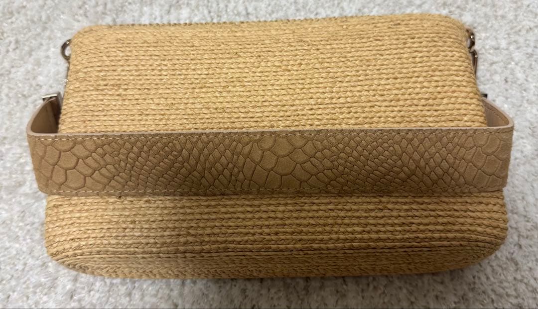 未使用　HELEN KAMINSKI ストロー ショルダーバッグ