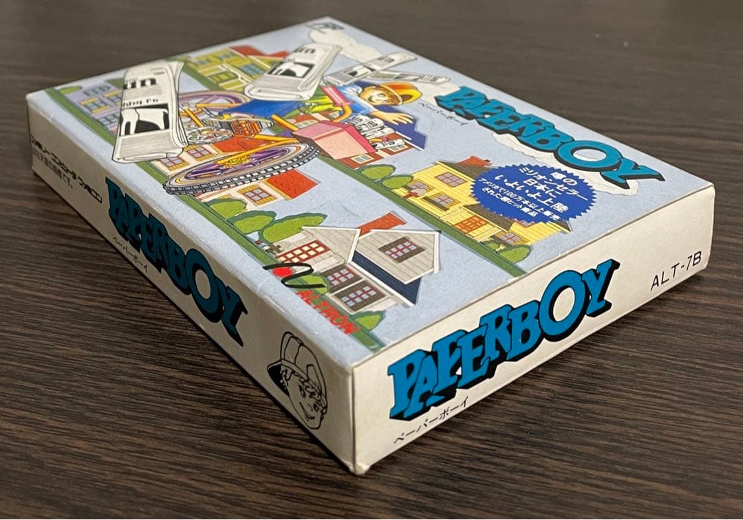 ファミコン　中古カセット　ペーパーボーイ　箱　説明書付き　PAPER BOY