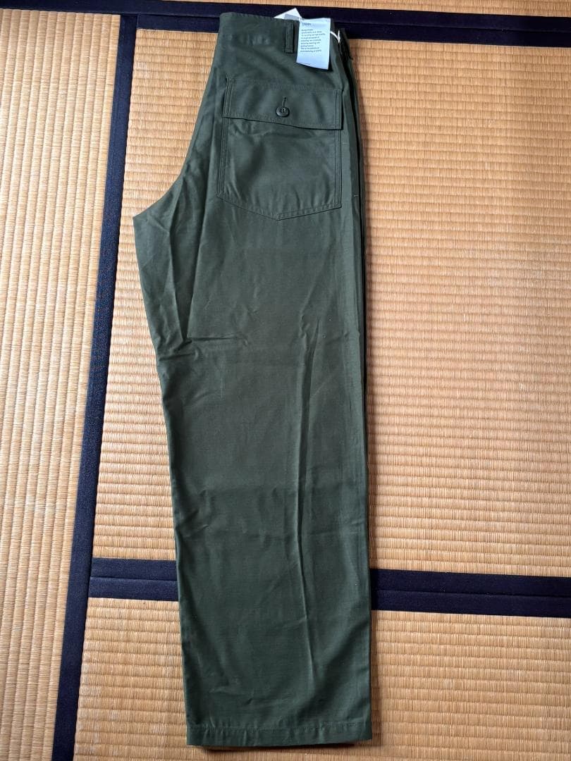 CIOTA スビンコットンバックサテン ベイカーパンツ カーキ５ シオタ