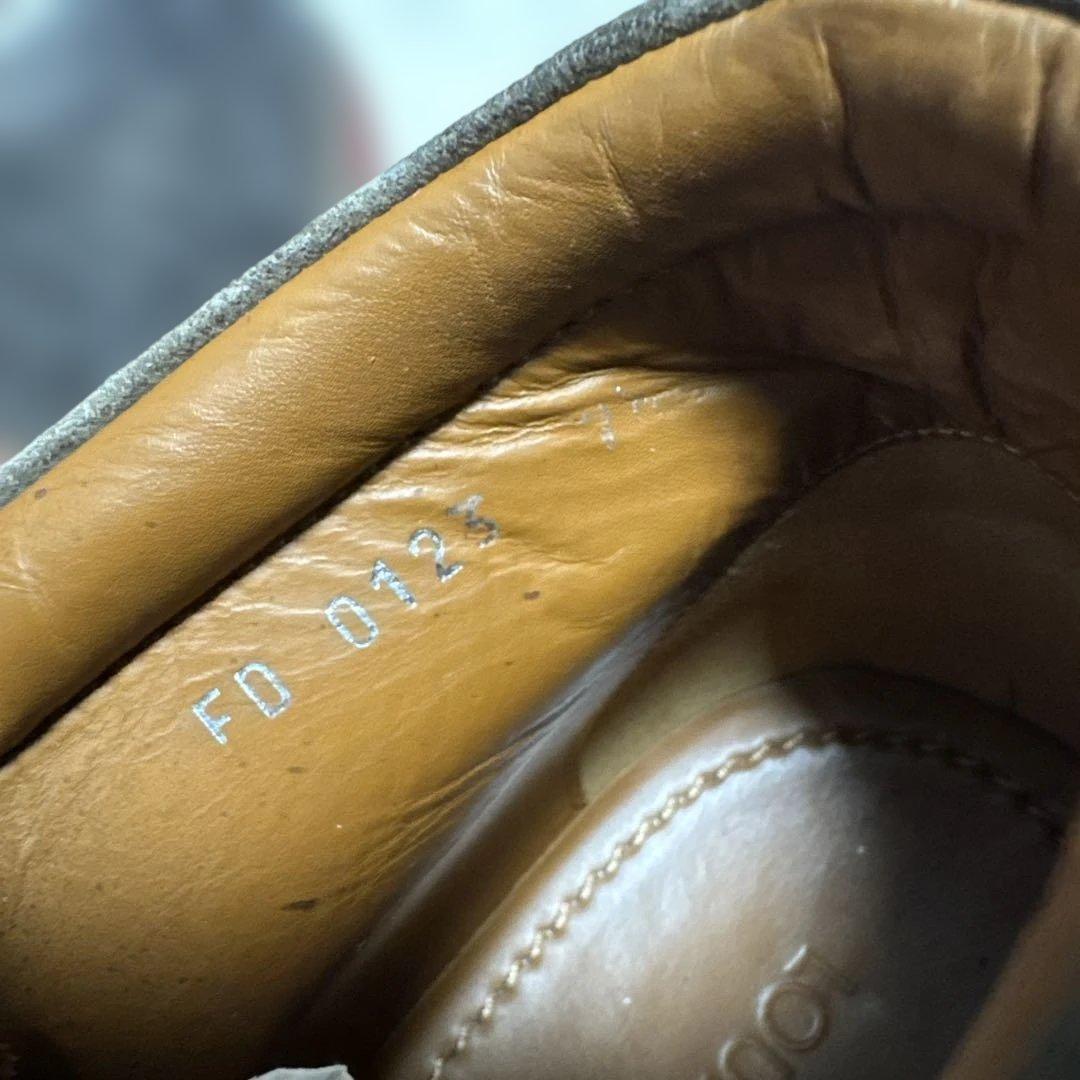 ルイヴィトン　グレー スエード チャッカブーツ 保存袋付き