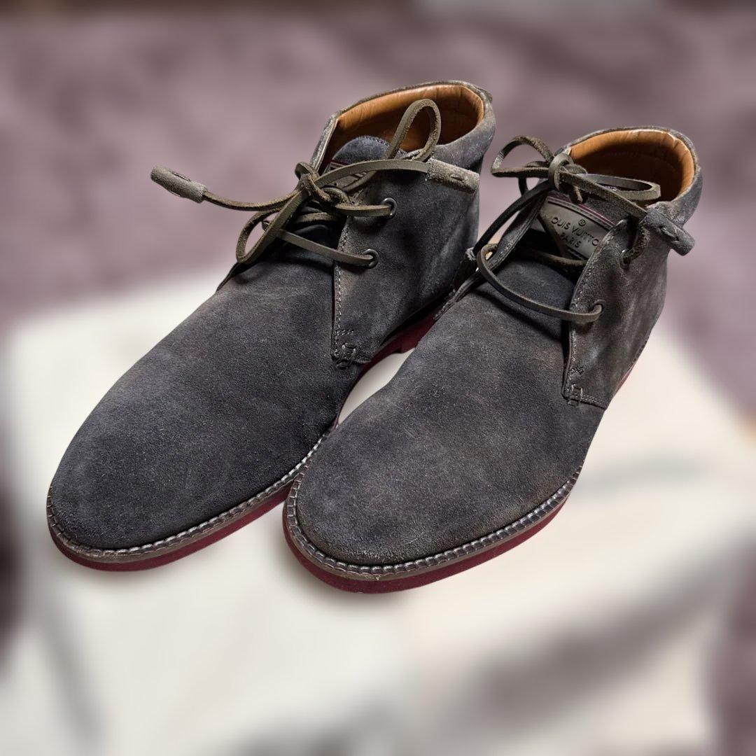 ルイヴィトン　グレー スエード チャッカブーツ 保存袋付き