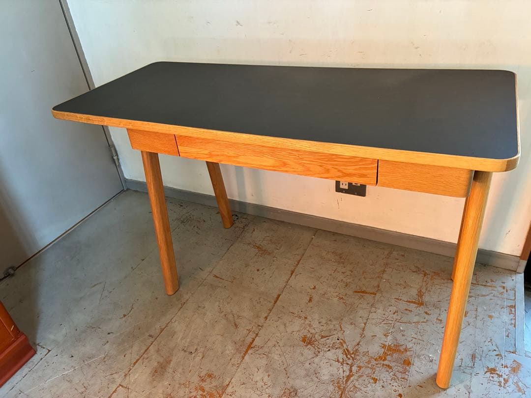 Actus アクタス　サークル デスク リノリウム