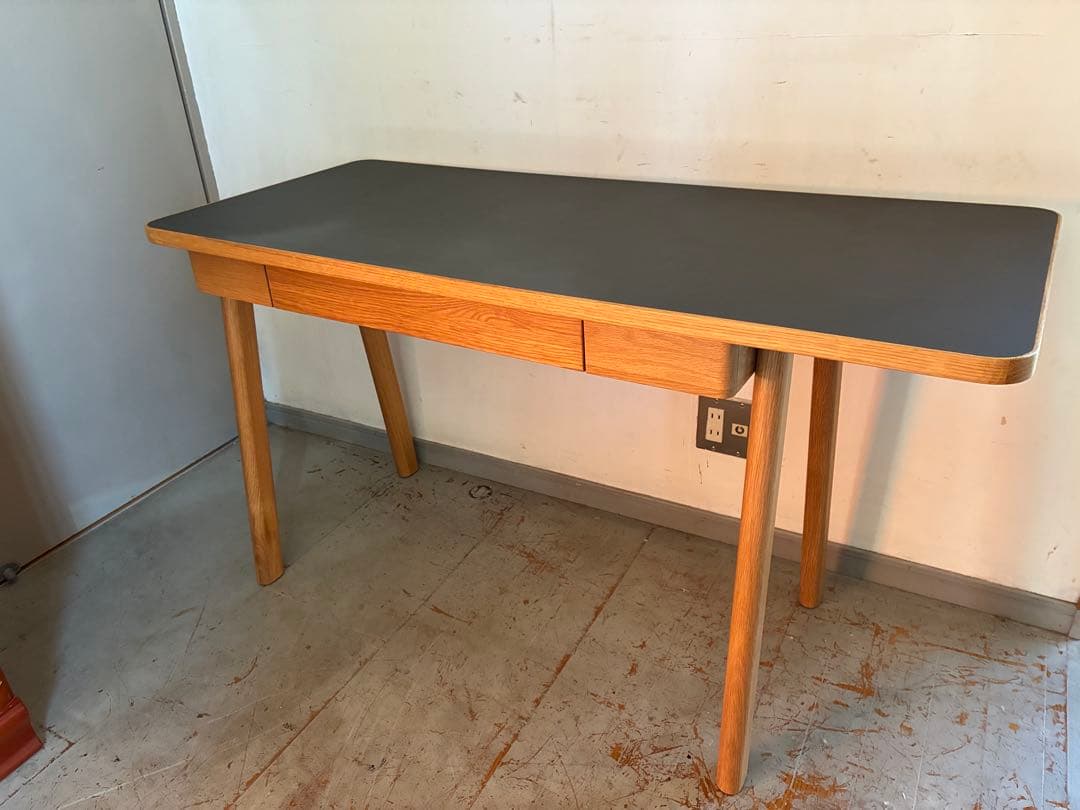 Actus アクタス　サークル デスク リノリウム