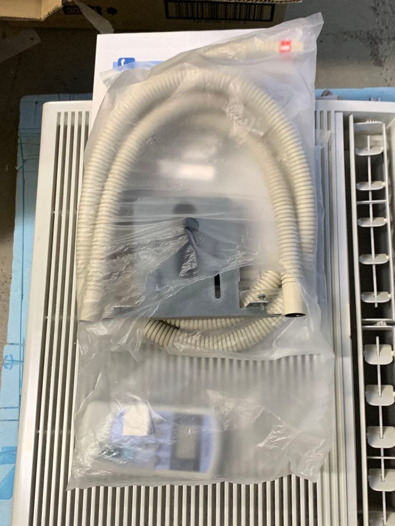 未使用品　コロナルームエアコン CWH-A1819