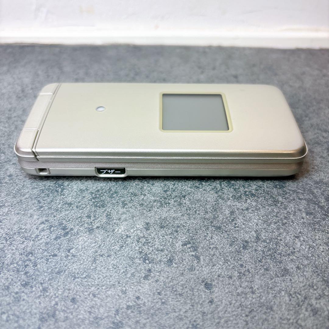 極美品 KYOCERA 京セラ KYF43 かんたんケータイ ガラケー ゴールド