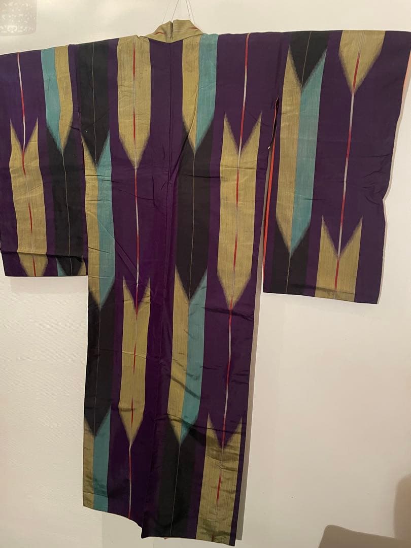 【銘仙】着物 大正ロマン レトロモダン アンティーク 正絹 矢羽根 146/62