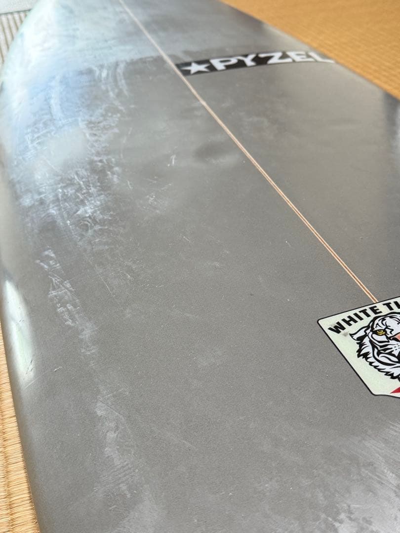 PYZEL WHITE TIGER 5’11” パイゼル　サーフボード