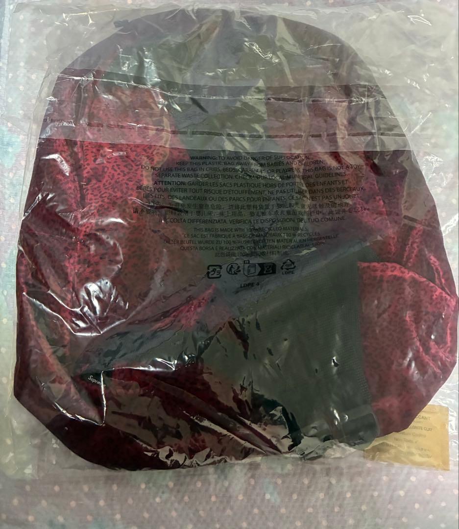 バッグ Supreme Velvet Backpack Red Leopard