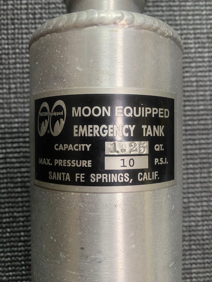 ムーンアイズ　エマージェンシータンク　1.25QT 携行缶