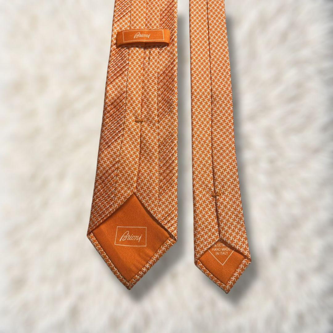 【新品✨】ブリオーニ ソリッド風 ハウンドトゥース プリーツ加工 橙白 ネクタイ