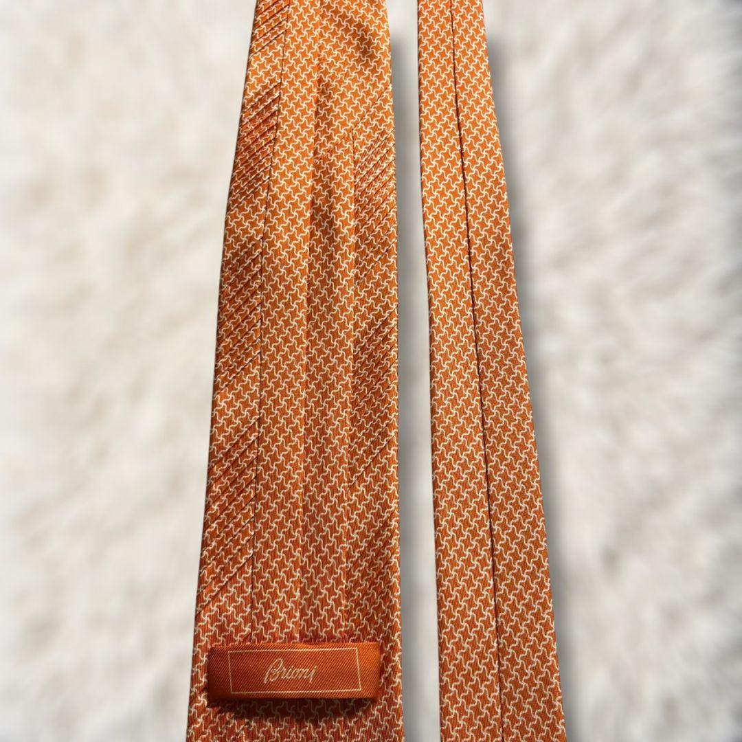 【新品✨】ブリオーニ ソリッド風 ハウンドトゥース プリーツ加工 橙白 ネクタイ