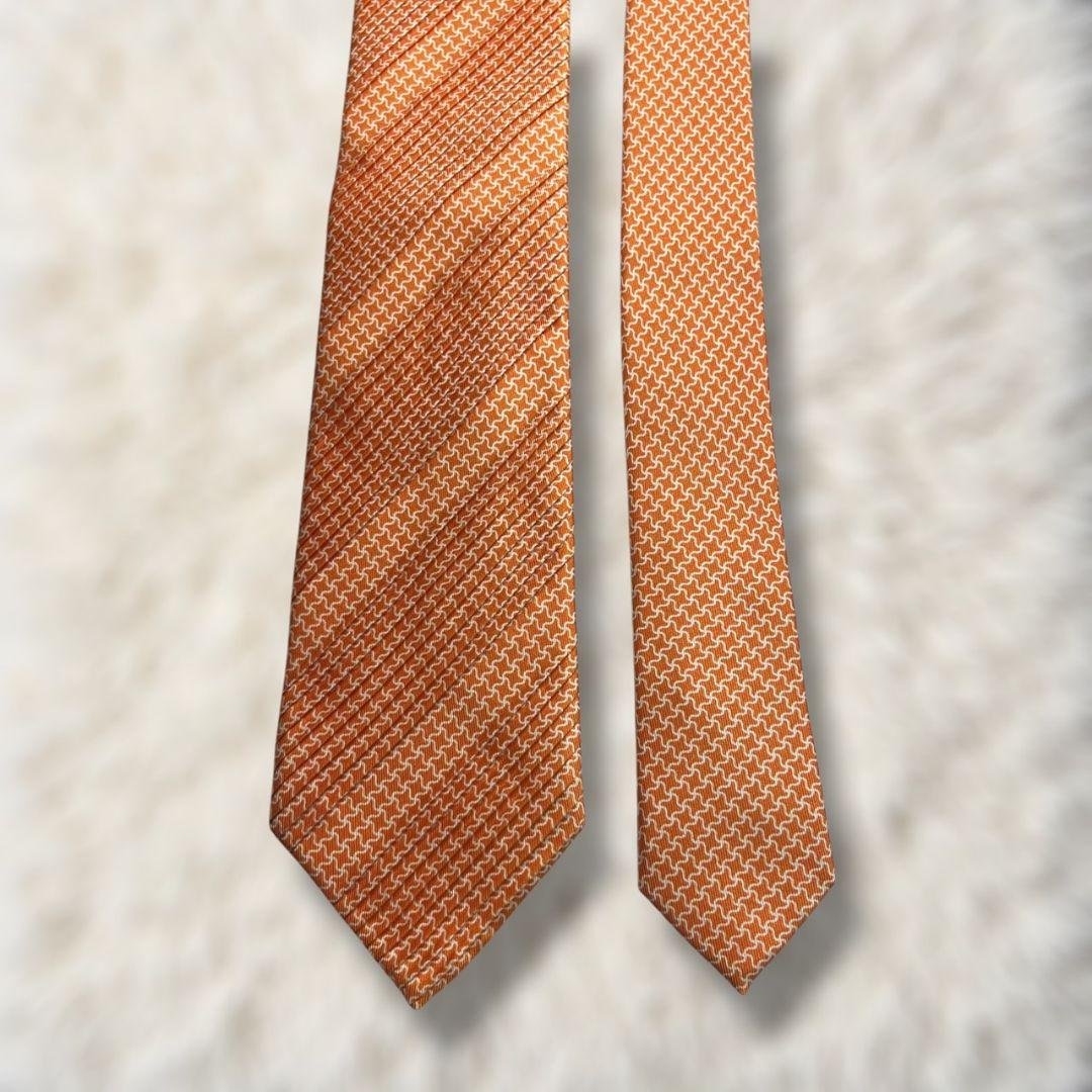 【新品✨】ブリオーニ ソリッド風 ハウンドトゥース プリーツ加工 橙白 ネクタイ