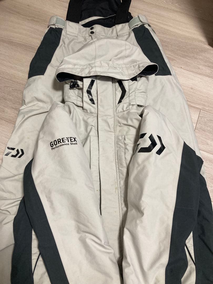 ダイワ ゴアテックス 防寒・防水ウェア DW-1301