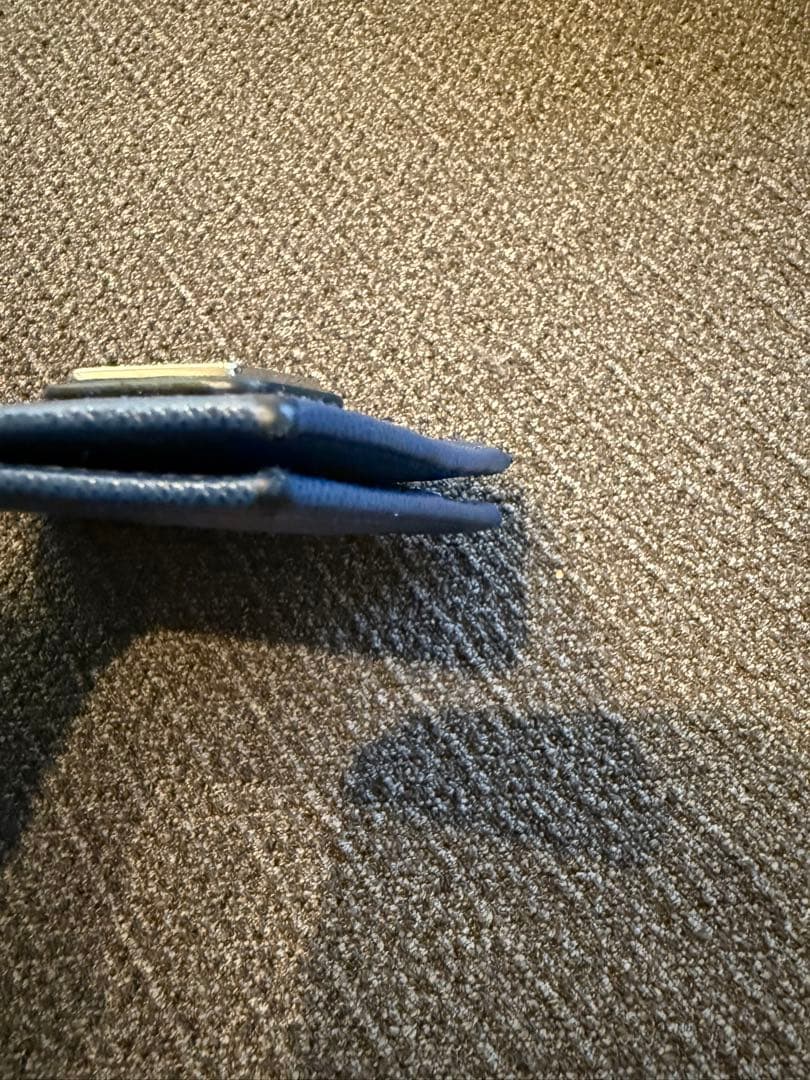 PRADA ネイビー サフィアーノレザー 二つ折り財布