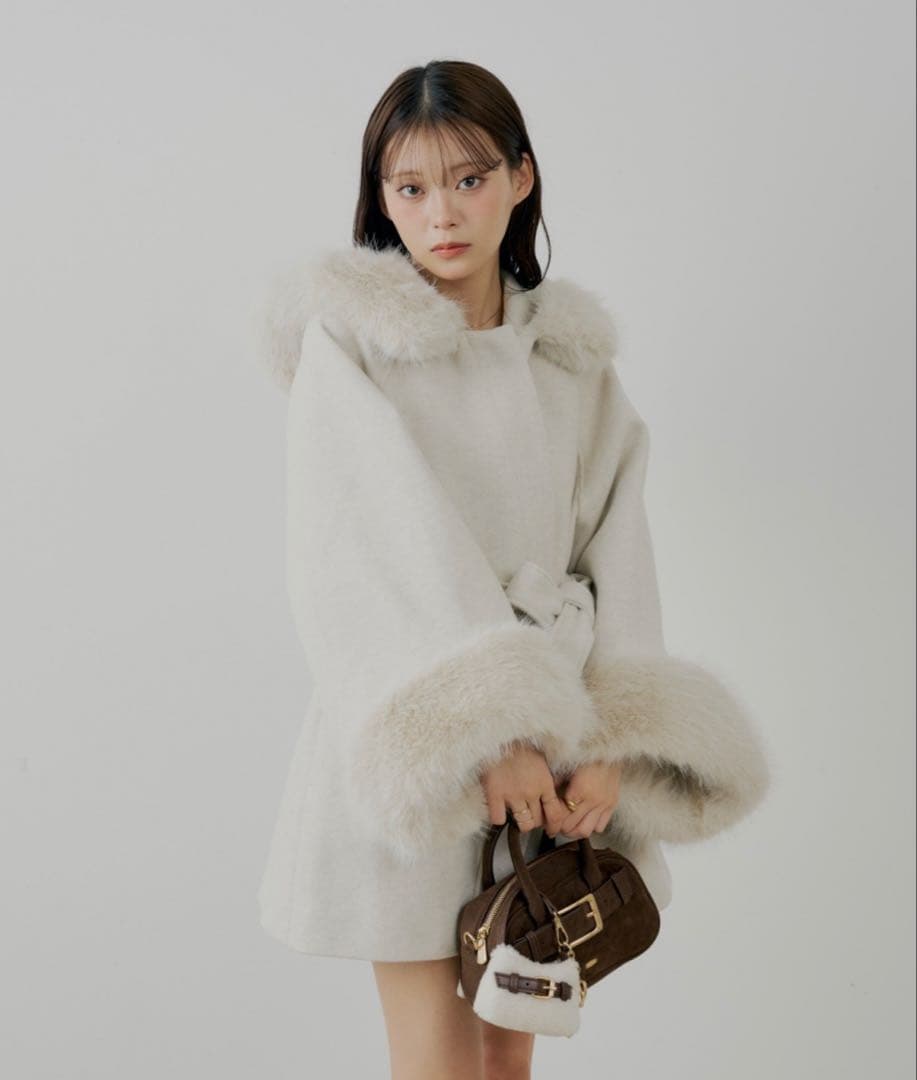 Chico ファー襟ケープコート