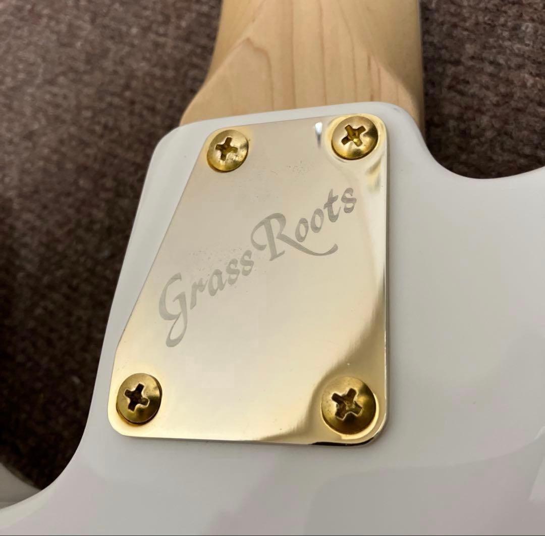 Grass Roots G-AMAZE  White エレキベース
