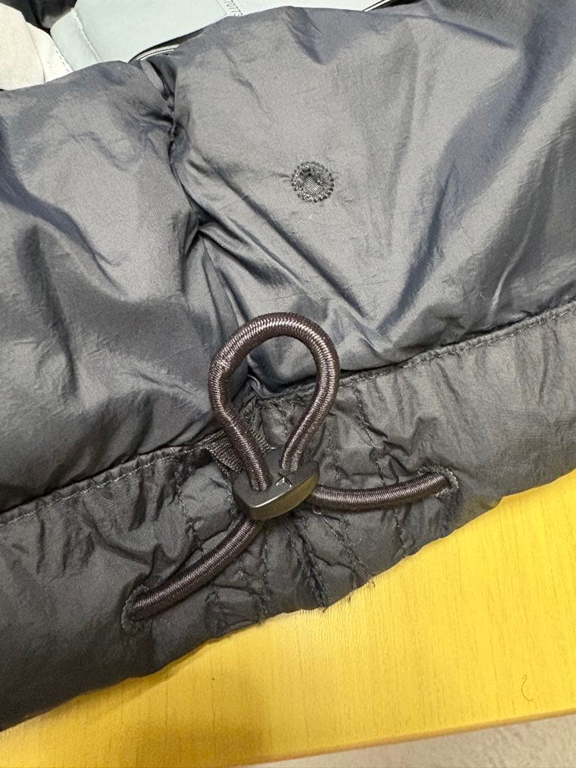 Mサイズ STONE  ダウンベスト ブラック