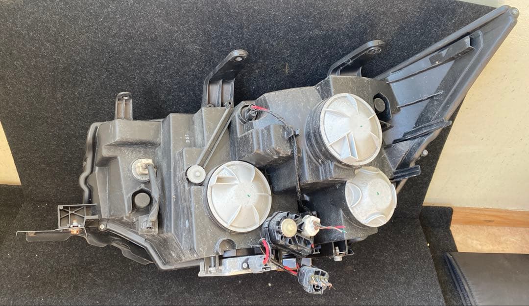 デリカD5 前期 純正HIDヘッドライト 左右セット