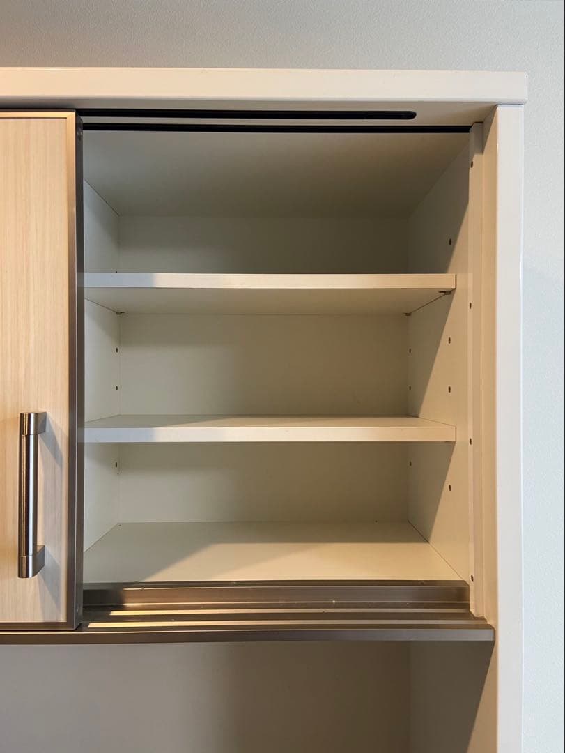 ニトリ　キッチンボード　食器棚　東温市　引き取り限定