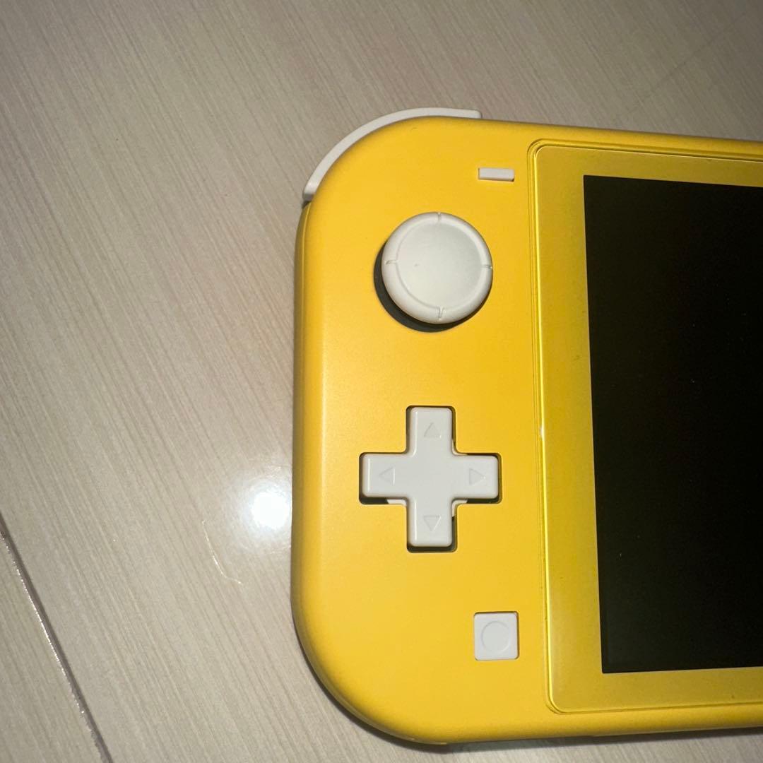 Nintendo Switch Lite イエロー スタンド付き