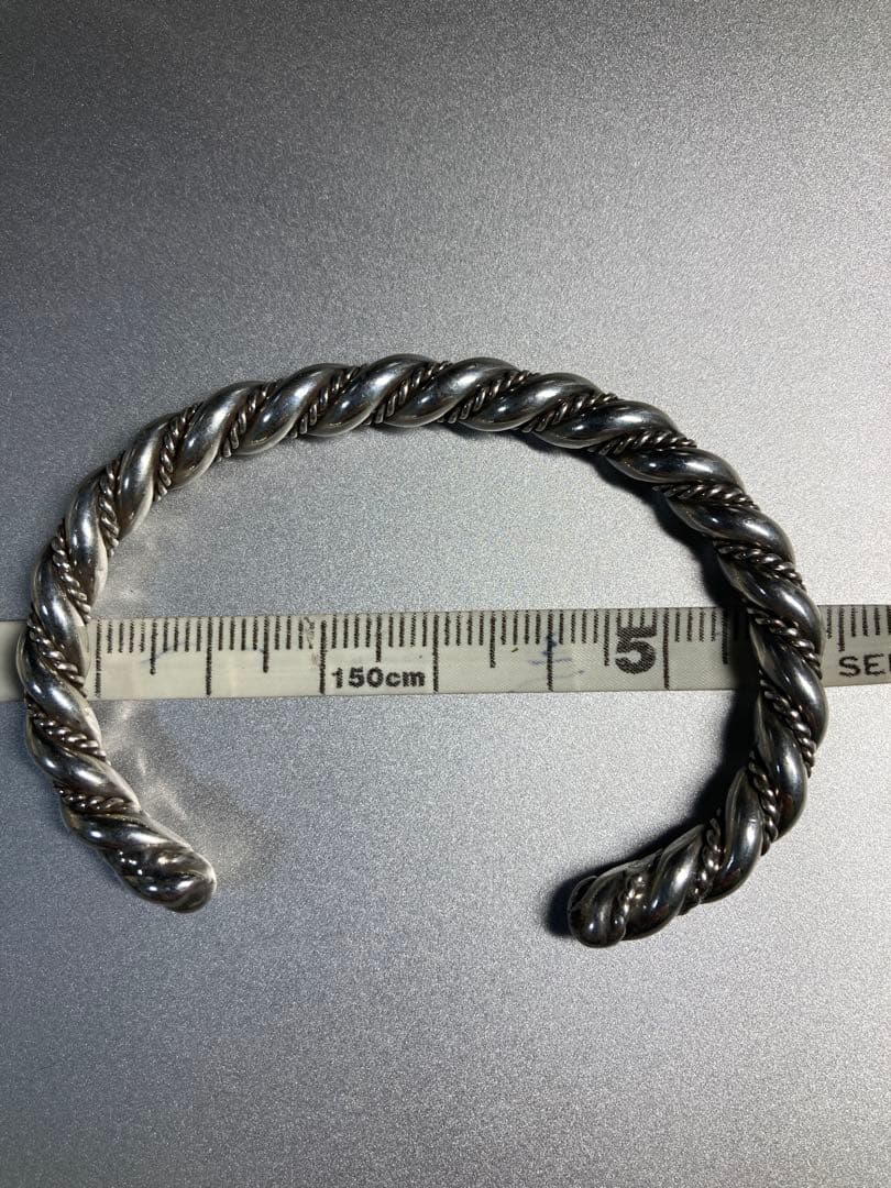 スティーブアルビソ　シルバー ツイストデザイン バングル