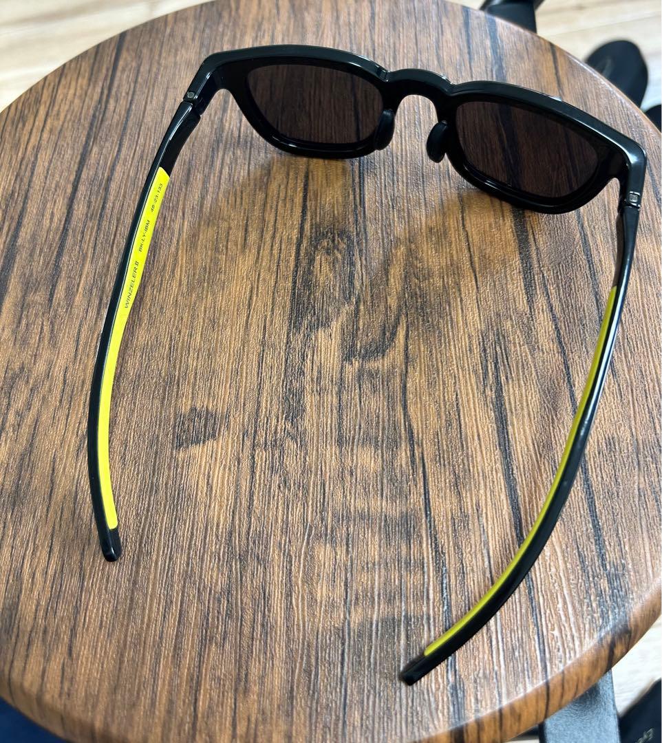 Eyewol クラシックサングラス 黒フレーム 青レンズ