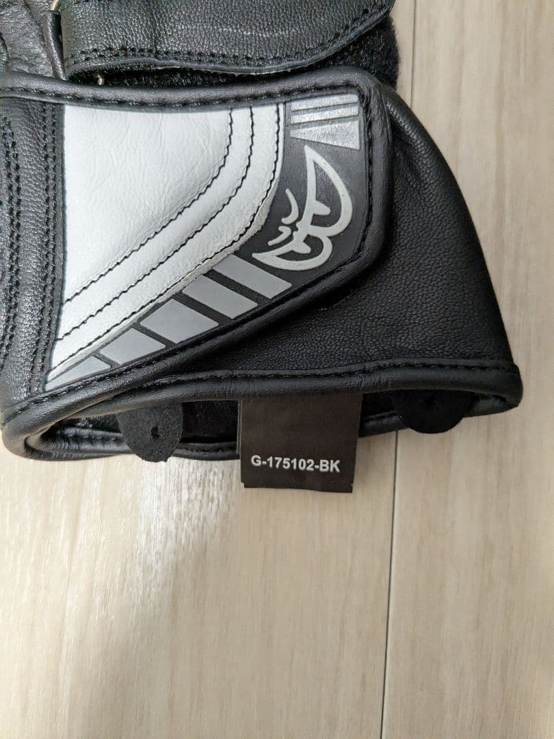 BERIKバイクグローブ G-175102-BK ブラック/ホワイト　Mサイズ