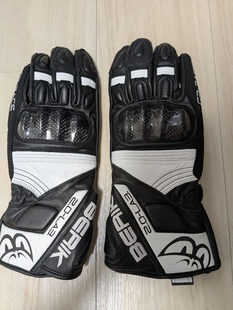 BERIKバイクグローブ G-175102-BK ブラック/ホワイト　Mサイズ