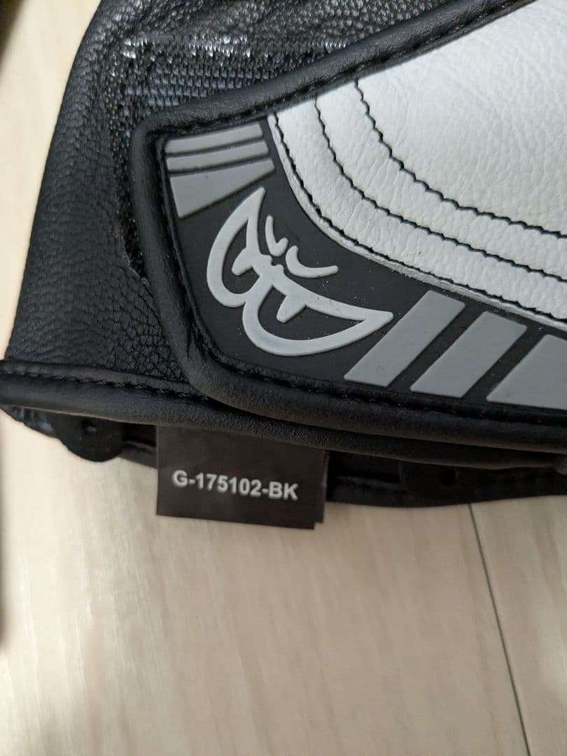 BERIKバイクグローブ G-175102-BK ブラック/ホワイト　Mサイズ
