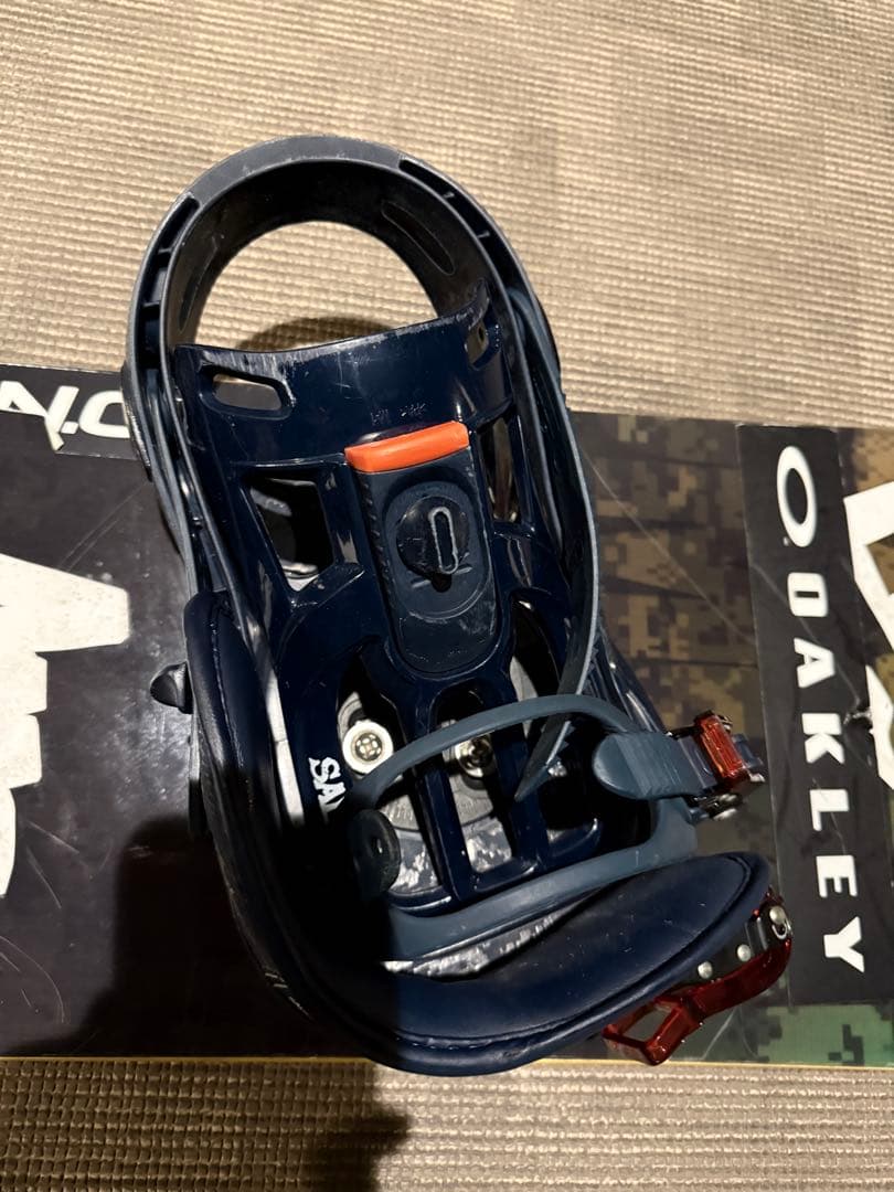 【送料込み】Salomon スノーボード カラフルデザイン