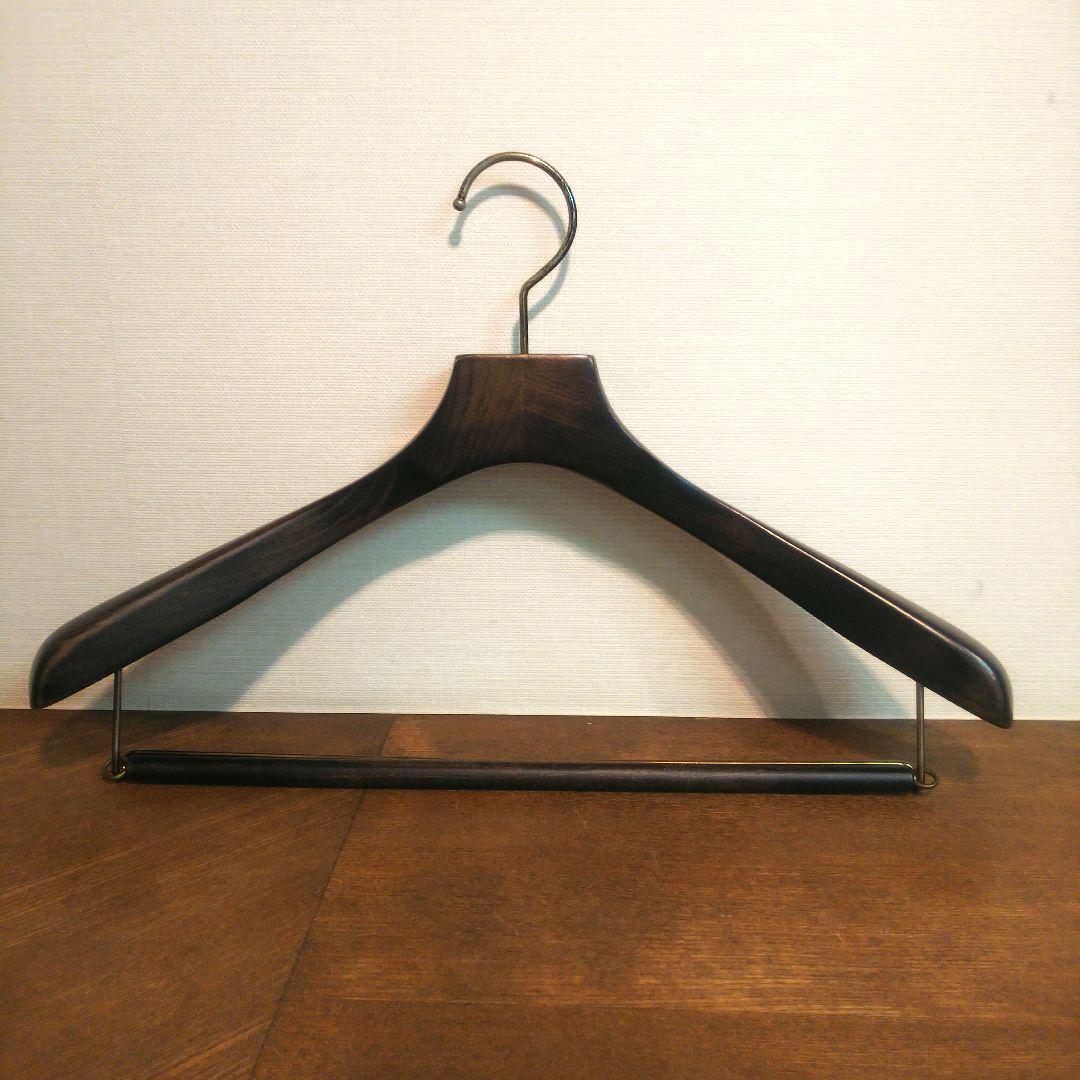 木製 メンズ スーツハンガー 肩にカーブと厚みがあるタイプ 23本以上