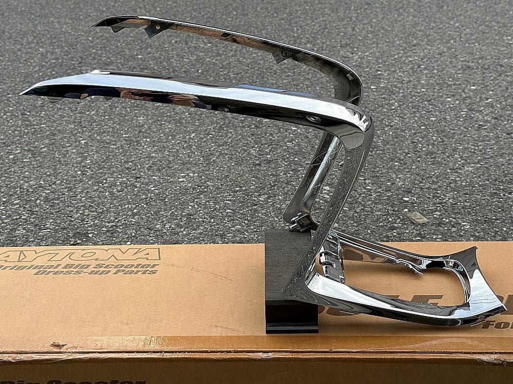 美品 ワイズギア 4D9 マジェスティ メッキインナーパネル SG20J