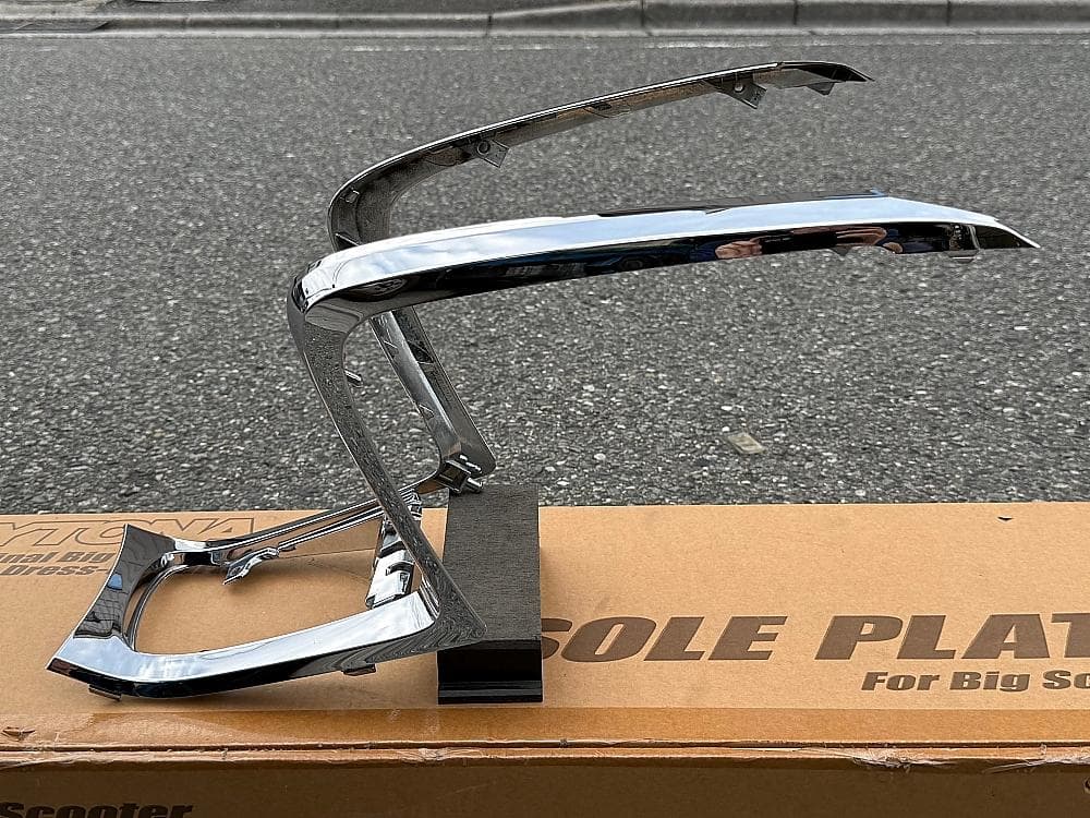 美品 ワイズギア 4D9 マジェスティ メッキインナーパネル SG20J