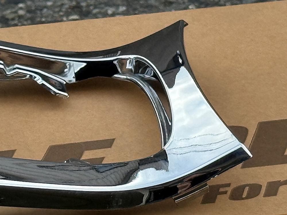 美品 ワイズギア 4D9 マジェスティ メッキインナーパネル SG20J