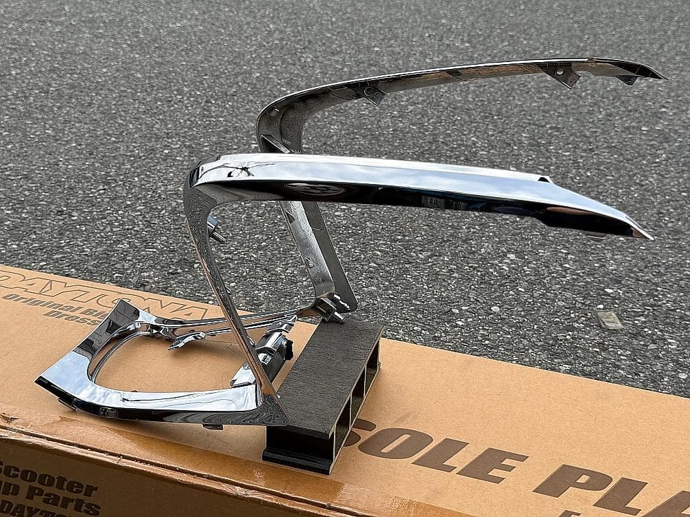 美品 ワイズギア 4D9 マジェスティ メッキインナーパネル SG20J