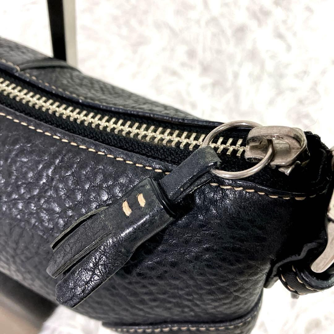 希少モデル　コーチ　ワンショルダーバッグ　アクセサリーバッグ　シボ加工　ブラック