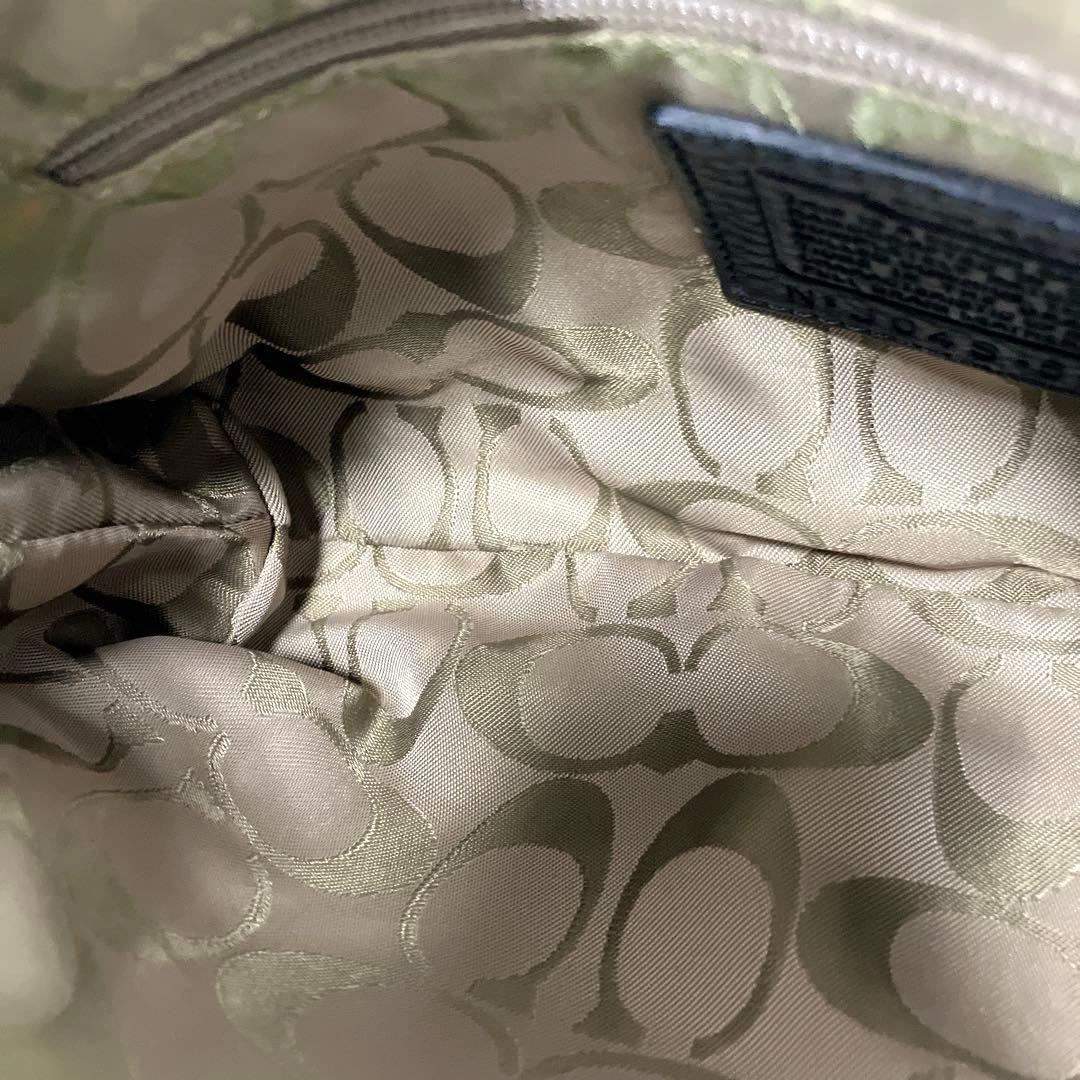 希少モデル　コーチ　ワンショルダーバッグ　アクセサリーバッグ　シボ加工　ブラック