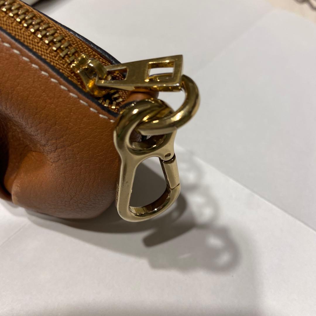 sale 30%off 価格変更　LOEWEゾウのキーホルダー小物入型