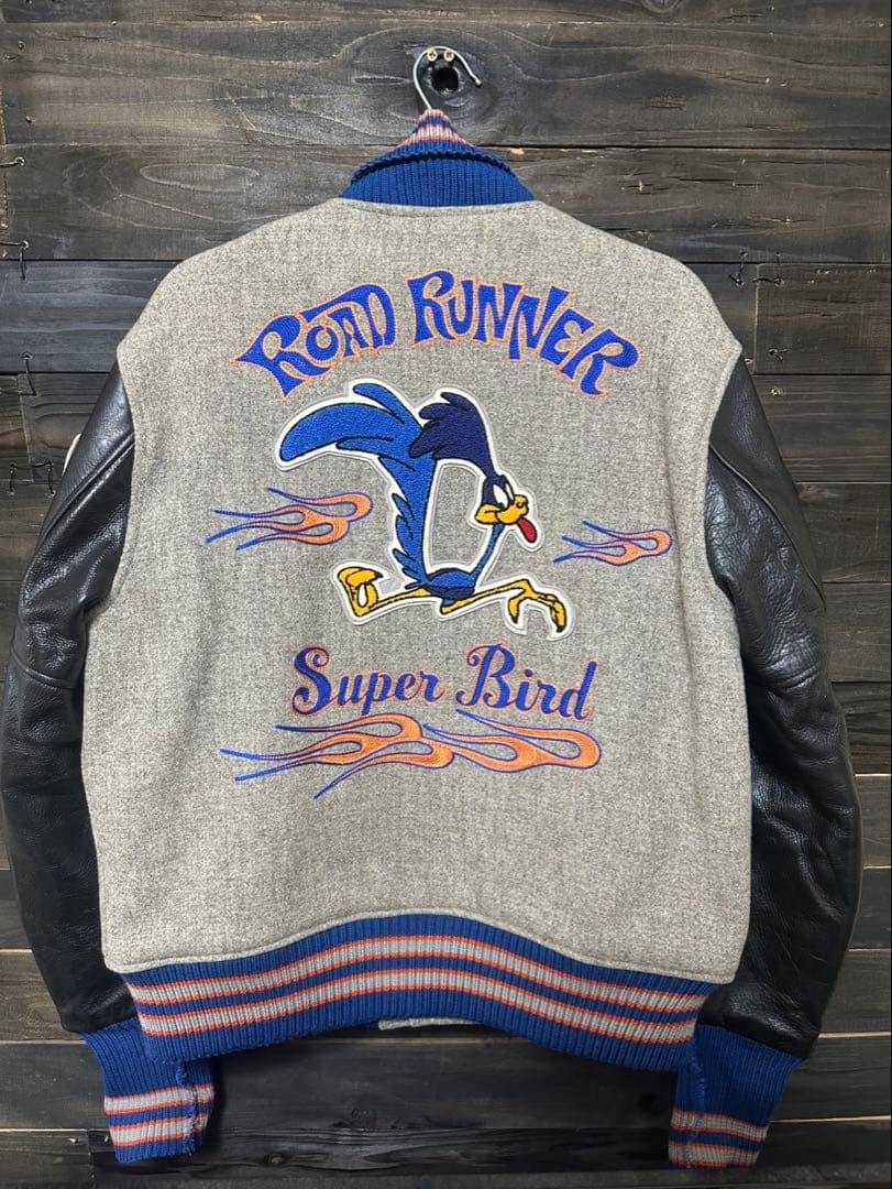 WHITES VILLE × ルーニーテューンズ コラボ スタジャン