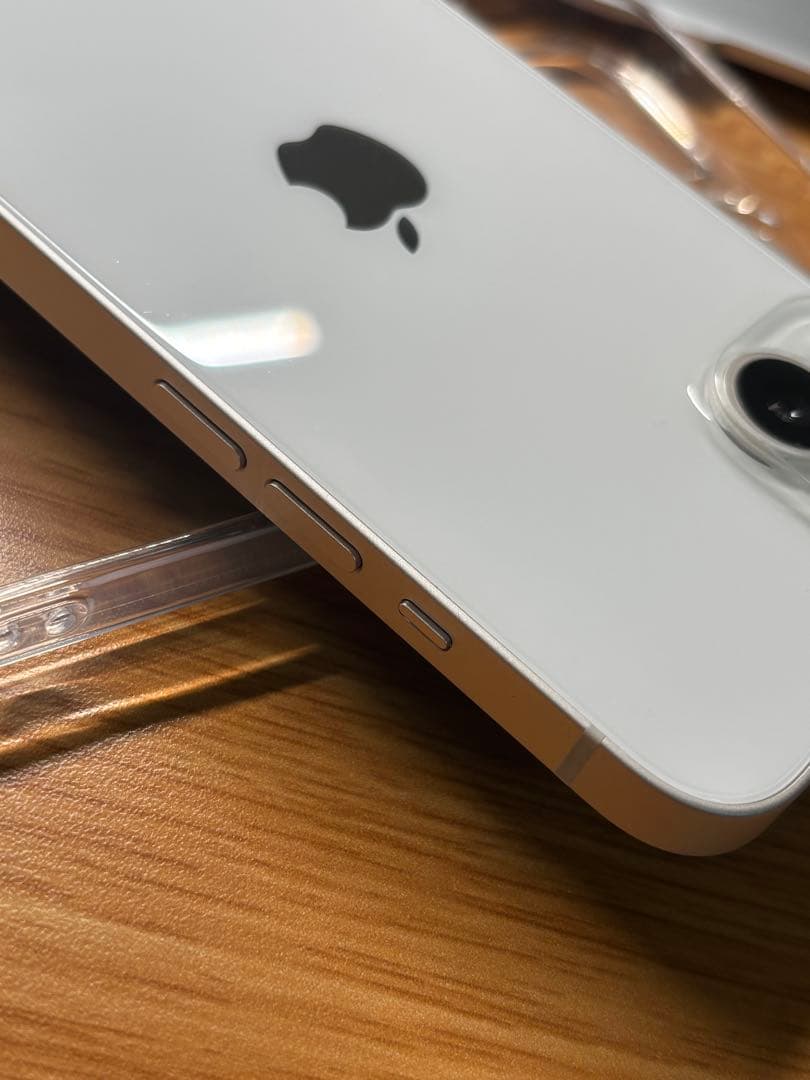 Apple iPhone 13 ホワイト 本体 クリアケース付き