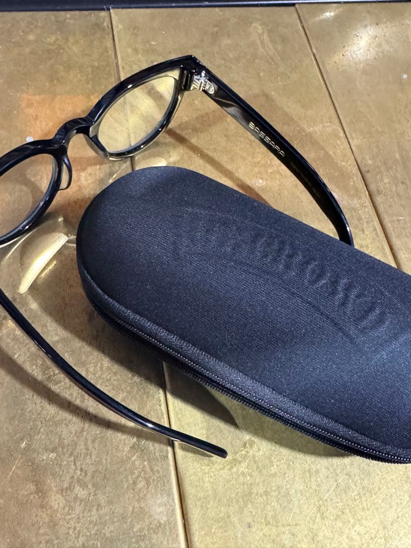 UNCROWD(アンクラウド) BASSARA ブラックフレームx調光レンズ