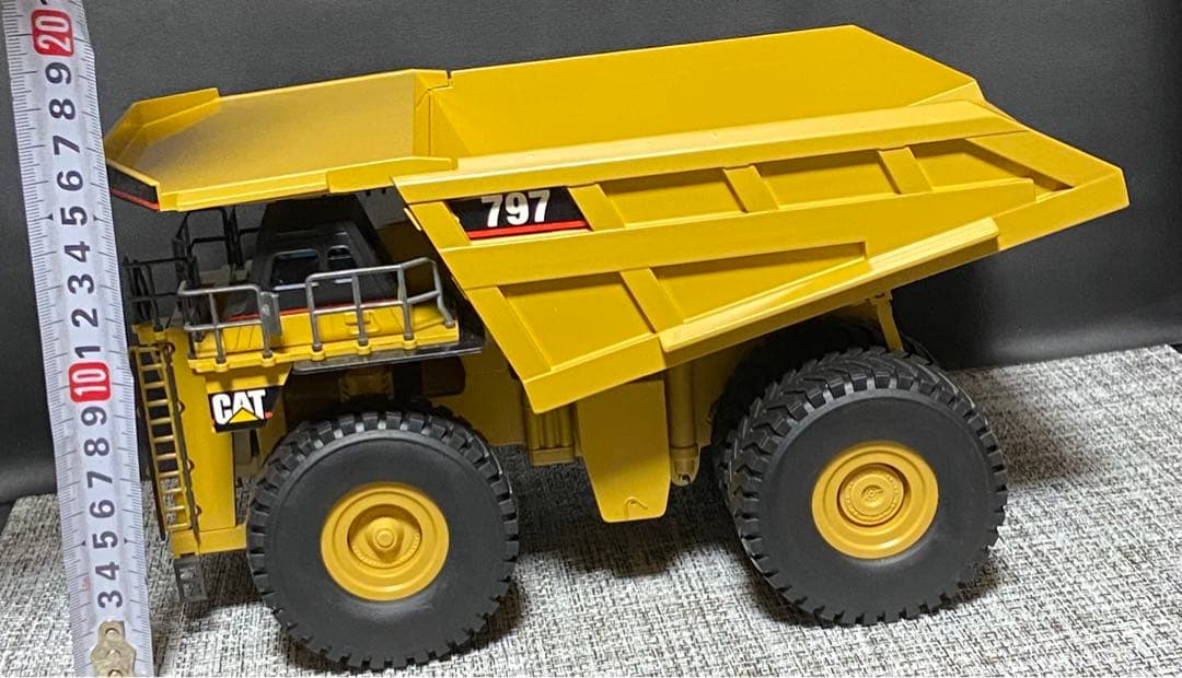 【CAT アメリカン　キャタピラー　797 ダンプトラック　鉱山用】