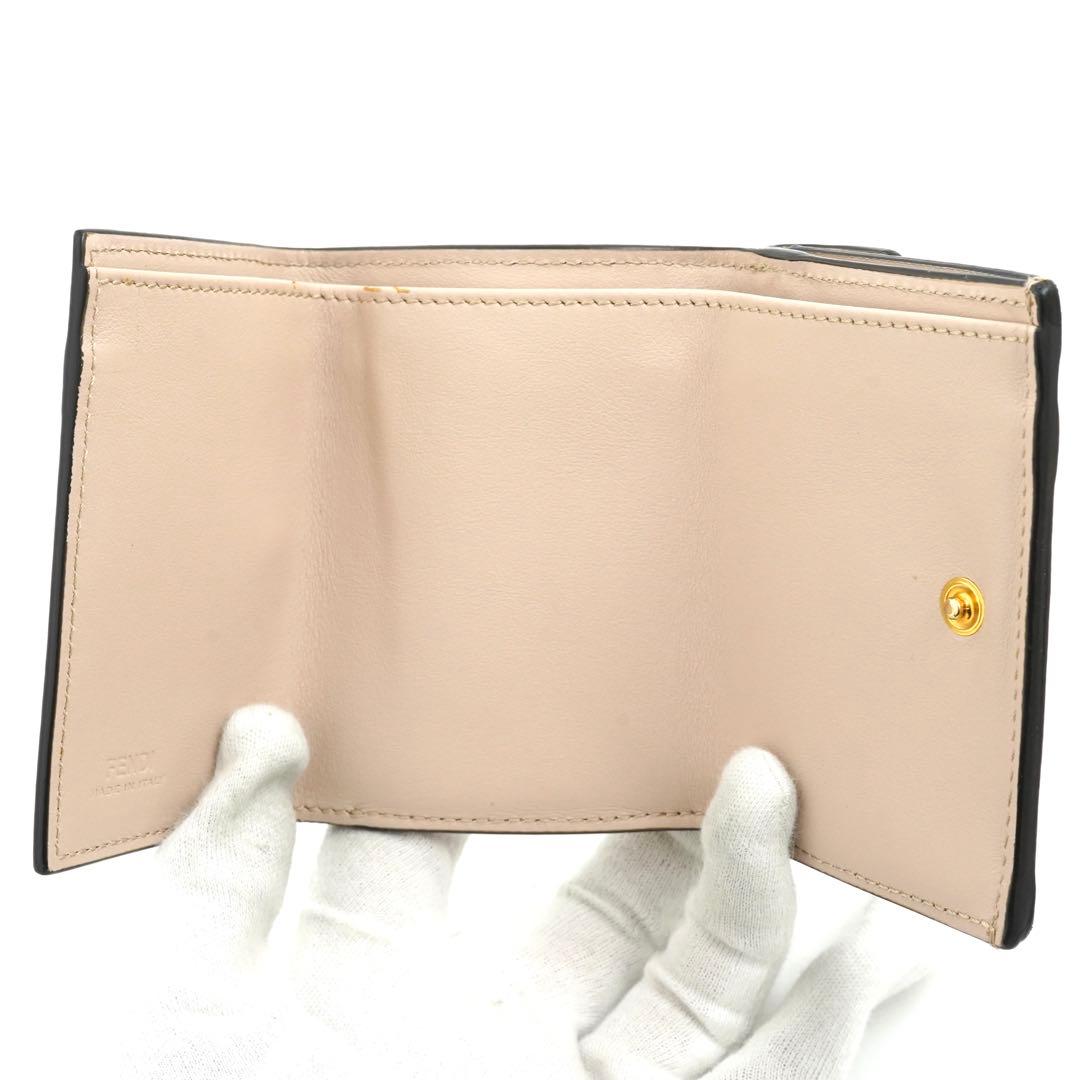 ✨未使用に近い✨　FENDI ミニ財布　エフイズ　Fロゴ　三つ折り　ピンク